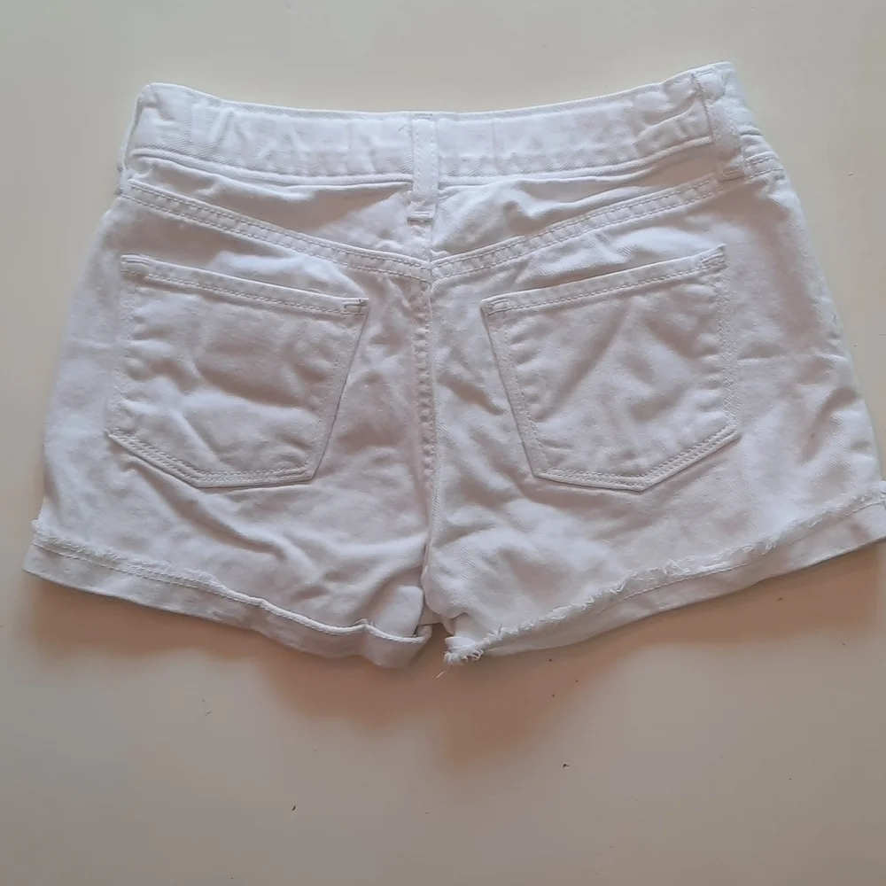 Old Navy white adjustable waist denim shorts 10